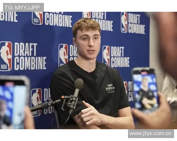 克莱期待弗拉格身体状态出色对比赛产生积极影响